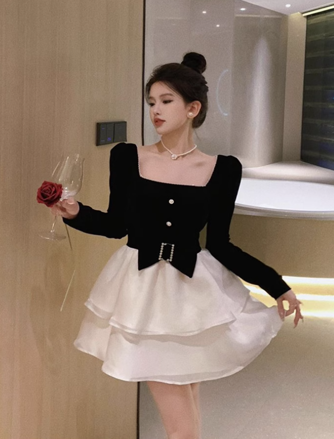 Birthday dress high-end Hepburn style dress high-end niche toast dress square collar dress R1798