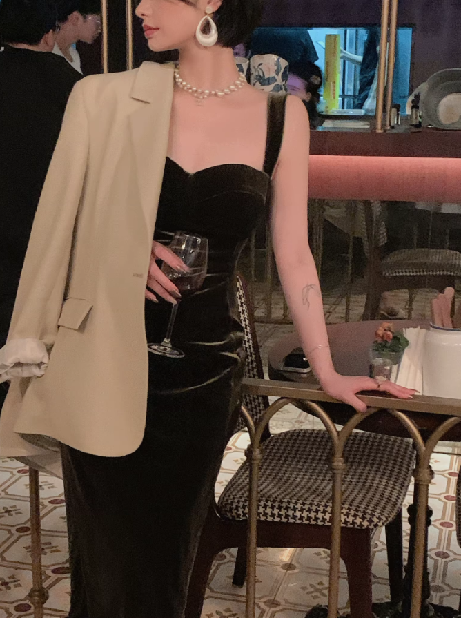 Velvet sling wine red dress retro Hong Kong style French design banquet dress R1436