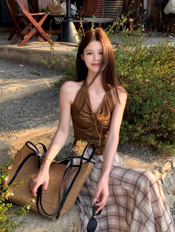 Fairy temperament outfit a complete set of halter neck small vest plaid large swing skirt two-piece suit R1705