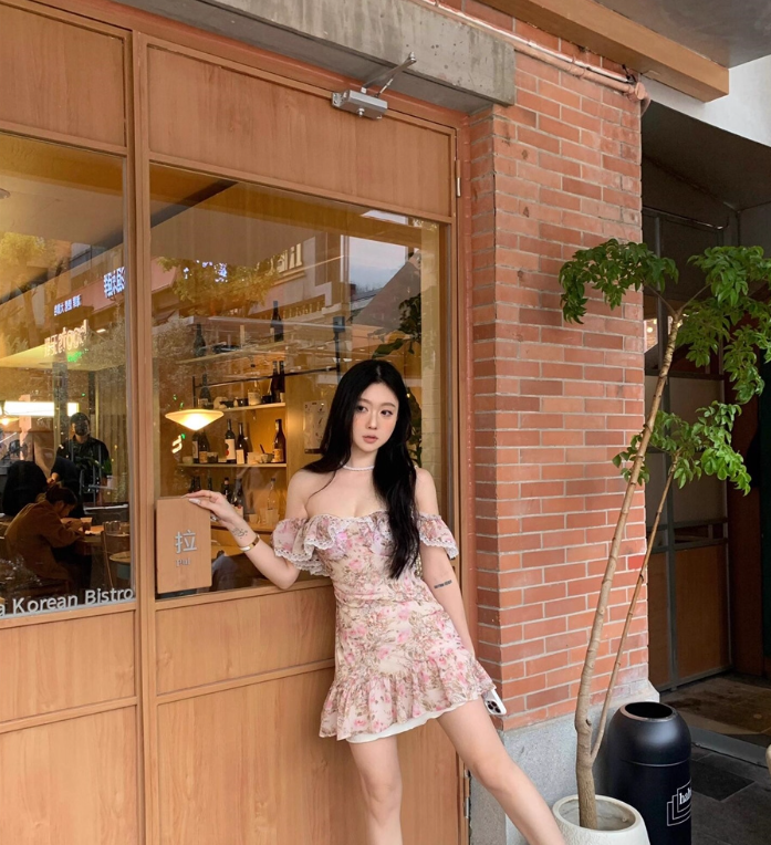 French pure floral one-shoulder dress for women in summer, slim-fitting short hip skirt R3592