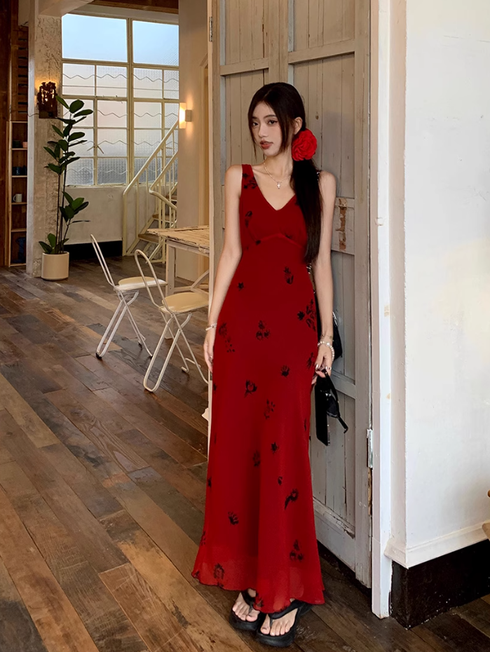 Fairy V-neck suspender dress French style slim high waist petite long skirt holiday style skirt R1758