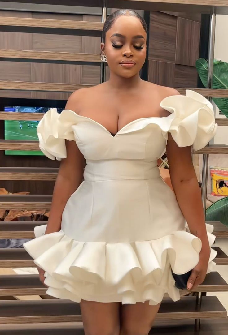 Champagne color one shoulder low cut sexy waist slim lace skirt short skirt homecoming dress R4105