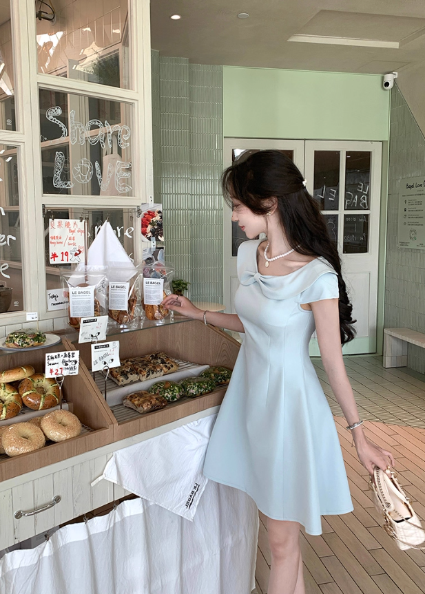 Light blue bow dress with short sleeves, slim waist and elegant short skirt R4419
