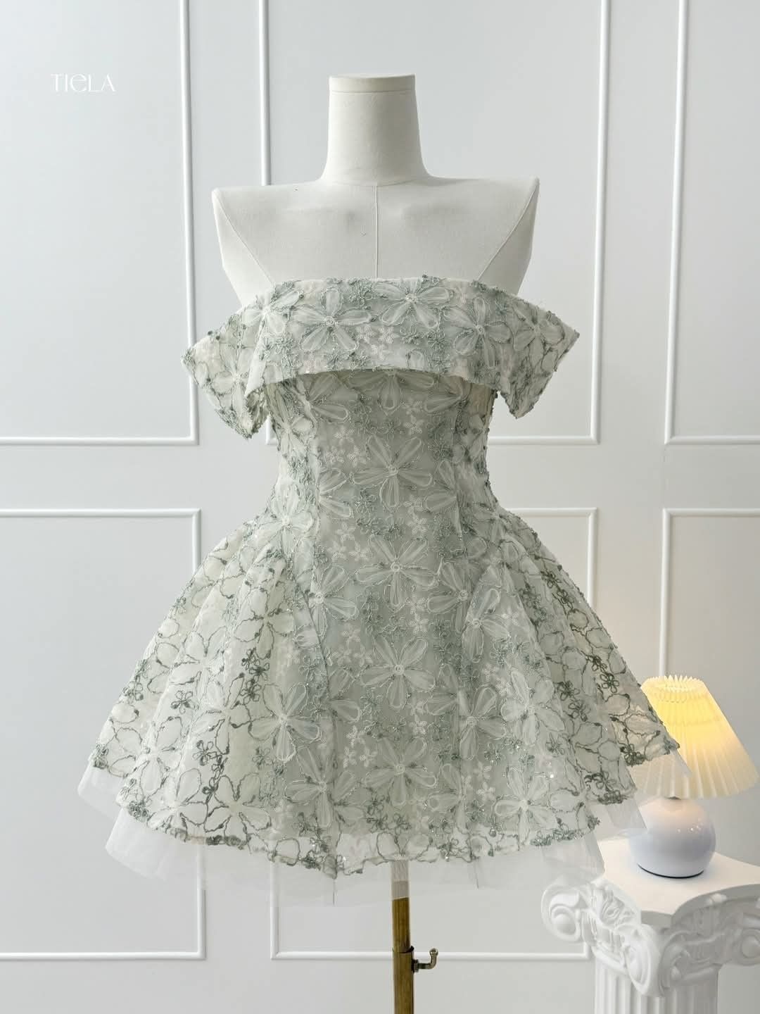 Light green embroidered pattern tube top waist slim princess skirt short skirt homecoming dress R3928
