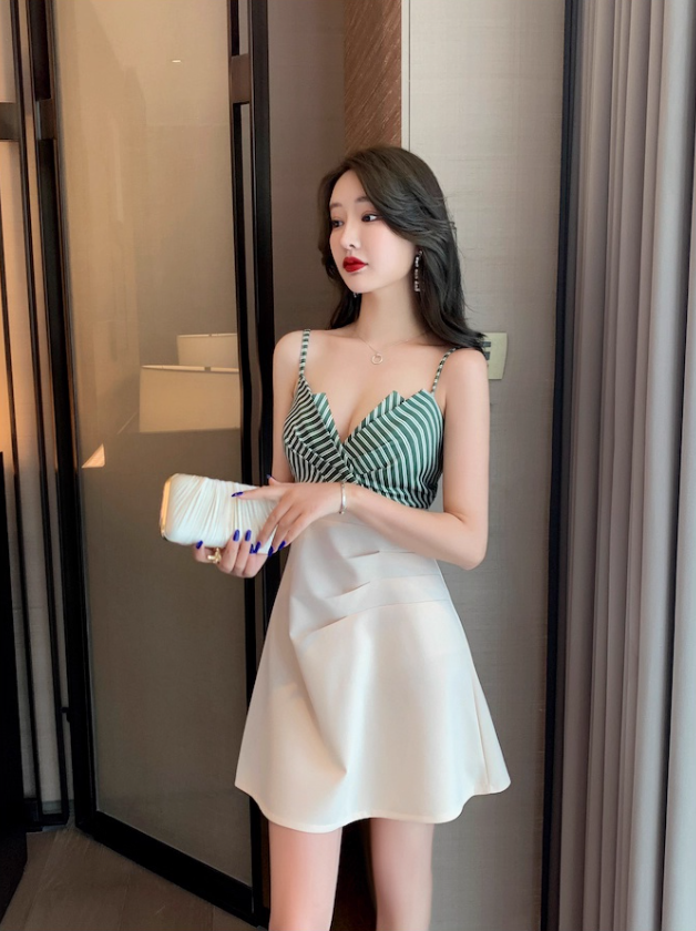 Sexy low-cut splicing V-neck suspender dress 2025 new slimming and hip-hugging A-line short skirt R3715