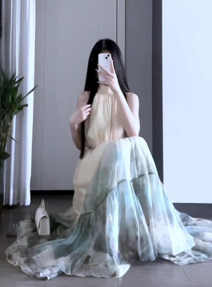 Sleeveless halter dress with beautiful temperament and waist A-line long skirt R0766