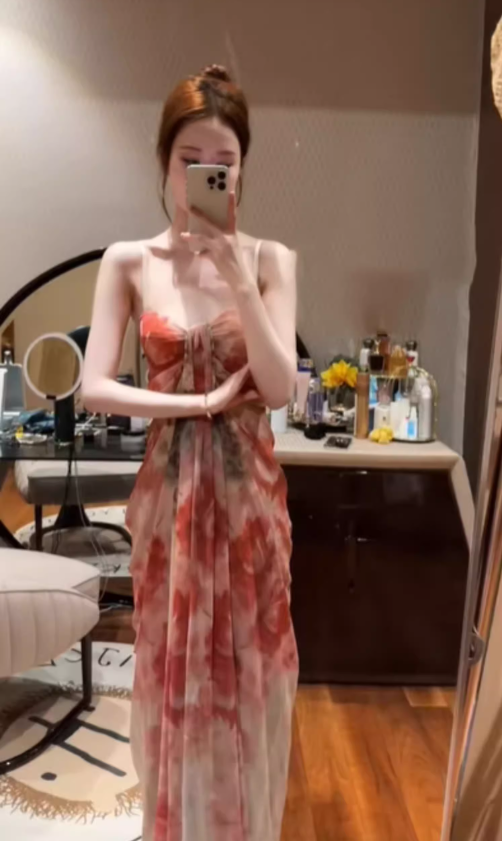 Holiday style dress niche style skirt v-neck floral suspender skirt summer R0699