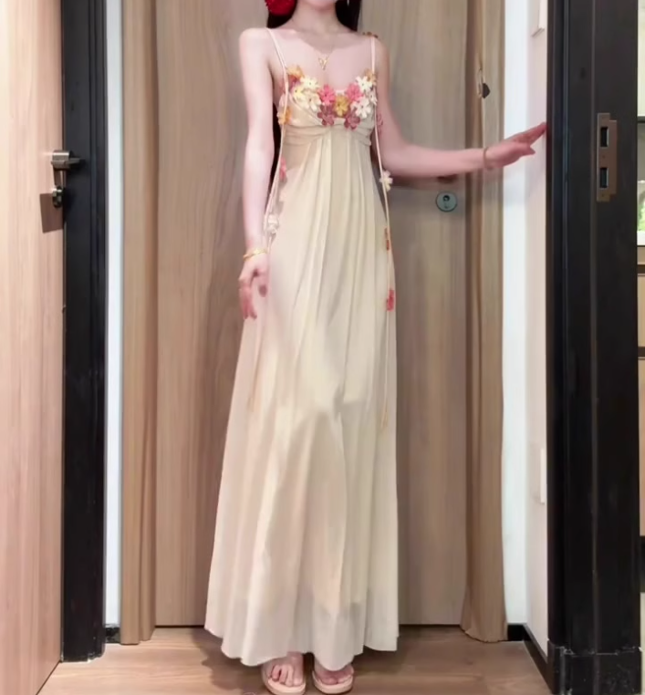 Flower V-neck suspender dress gentle temperament beautiful summer skirt R0729