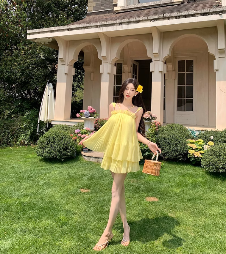 Holiday style beautiful yellow suspender top a-line skirt two-piece suit R0882