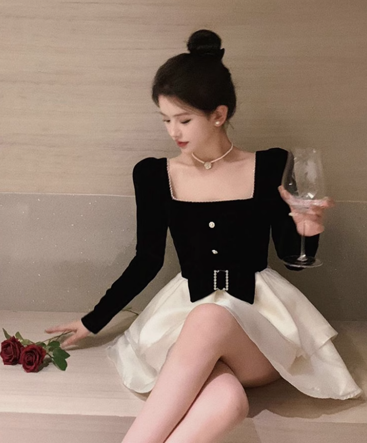 Birthday dress high-end Hepburn style dress high-end niche toast dress square collar dress R1798