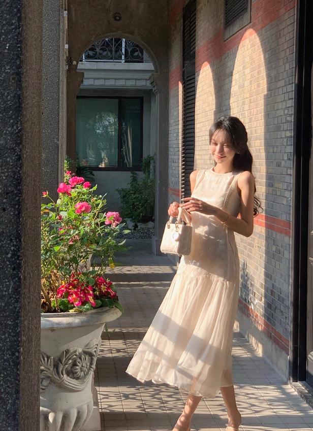 White moonlight temperament long skirt new summer style high-end waist slimming dress R4343