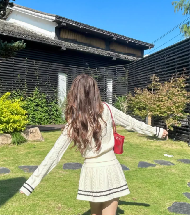 College style doll collar long-sleeved knitted cardigan 2025 contrast color A-line skirt suit R1292