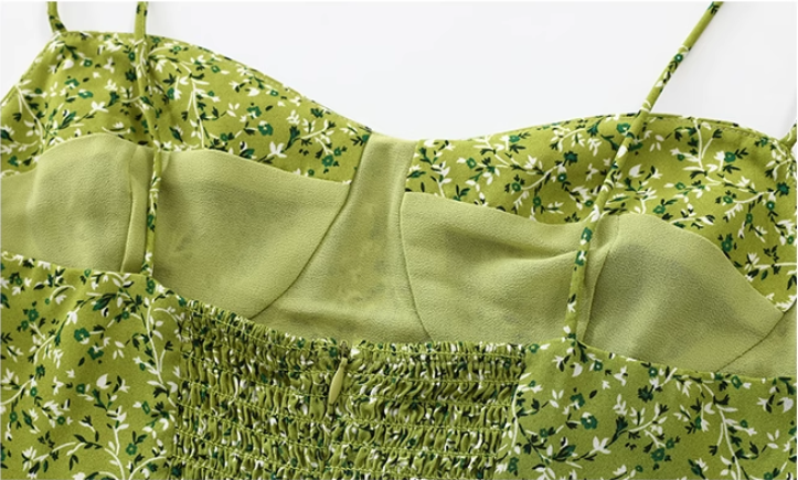 French holiday style green 2025 new dress high-end waist slimming R2599