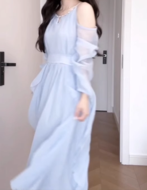 Blue off-shoulder halter neck dress gentle temperament beautiful dress R0741