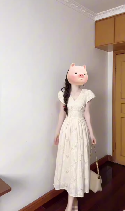 Temperament white v-neck puff sleeve dress female 2025 new beautiful waist slimming a-line long skirt R0456