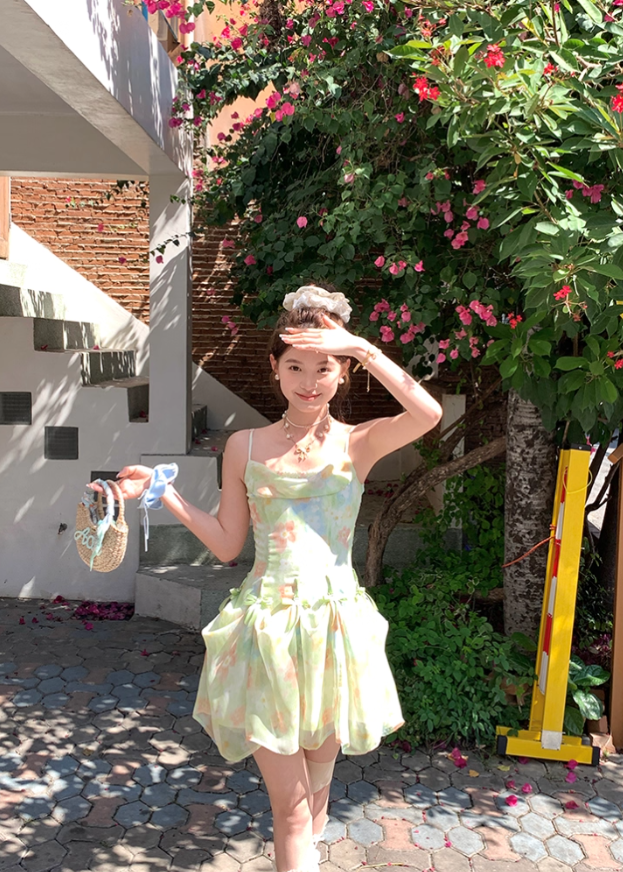 Mid-length chiffon waist-hugging sling neckline A-line dress summer French style slim temperament skirt R4737