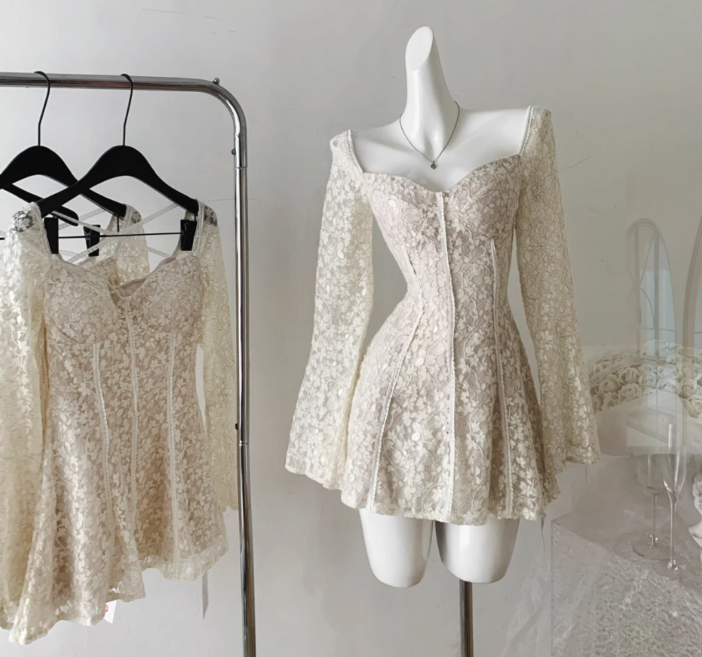 High-grade low-cut white heavy lace trumpet sleeve short long-sleeved dress R2025