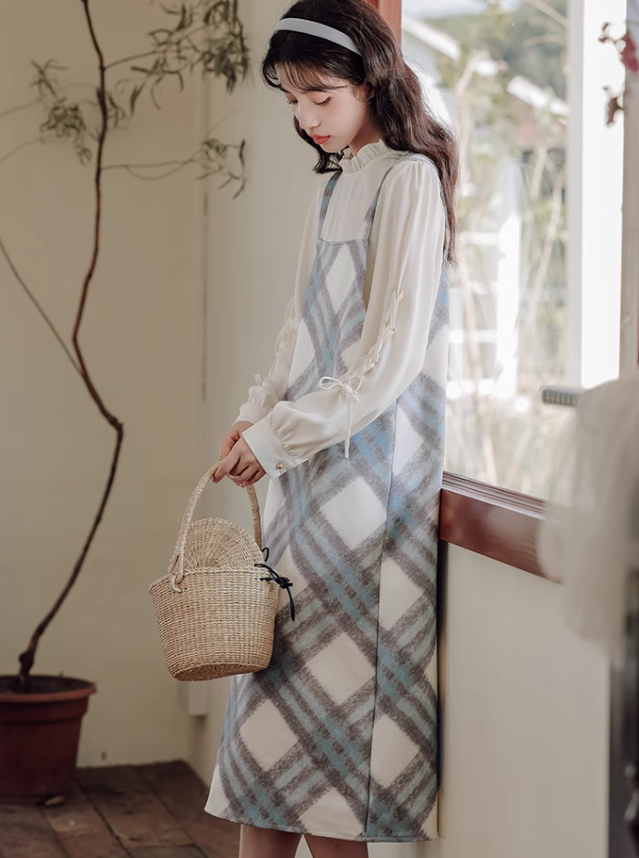 French sweet suspender plaid dress 2025 new popular beautiful suit skirt R2385