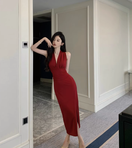 Retro temperament V-neck pleated sleeveless halter dress high-end holiday slit long skirt R1549