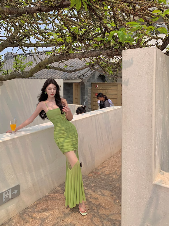 Green suspender dress, elegant waist, slim fit, hip skirt R0535