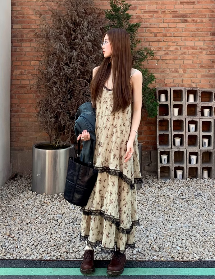 Fairy floral sling cake skirt retro college style v-neck tea break French niche design dress R1733