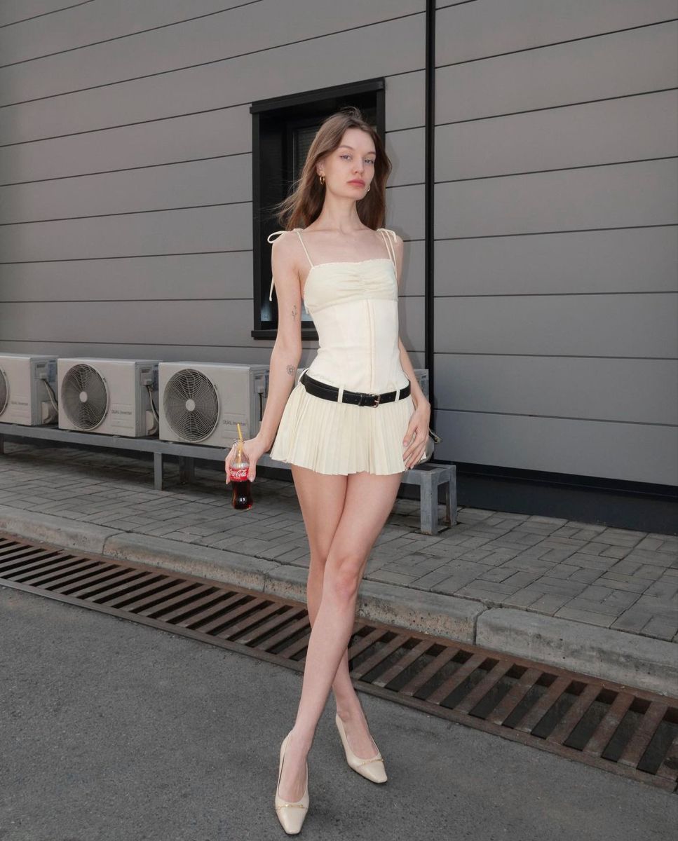 Apricot strapless tube top with slim waist and A-line pleated skirt for homecoming dress R3941