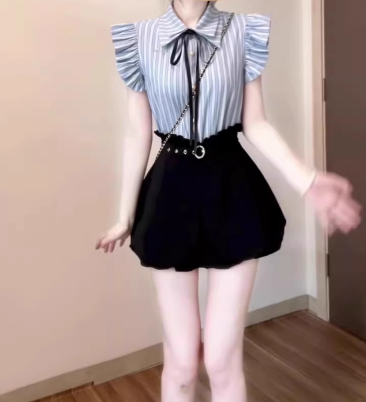 A complete set of outfits, skirt, blue striped shirt, flower bud short skirt, two-piece suit R0746