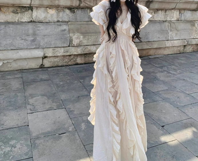 Beautiful little skirt exquisite dress ruffled V-neck waist long skirt R0703