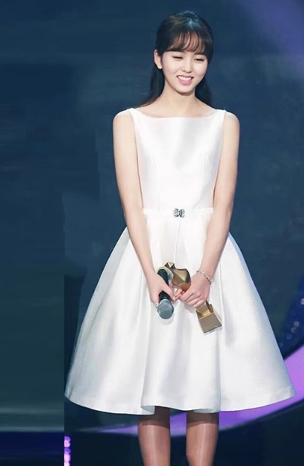 Coming of Age Ceremony White Banquet Dress Simple and Elegant Princess Dress Homecoming Dress R2974