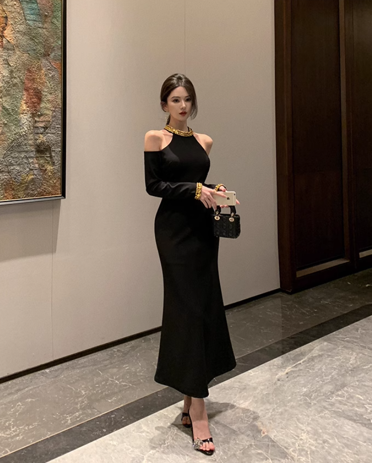 Hepburn style French black dress high-end niche temperament heavy work halter neck dress R1782