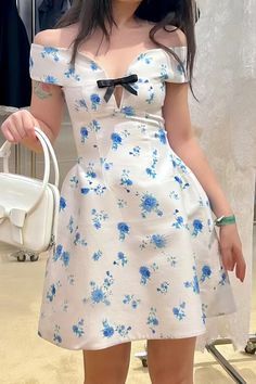 White and blue printed one-shoulder waist slim short skirt homecoming dress R3217