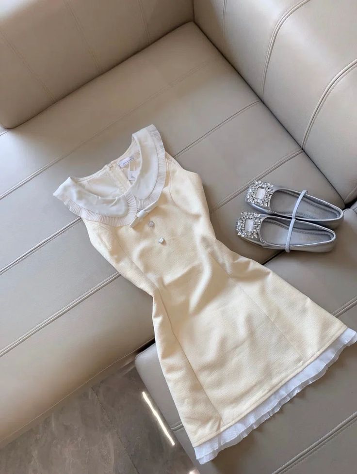 Light yellow baby doll neckline slim fit A-line short skirt homecoming dress R3932