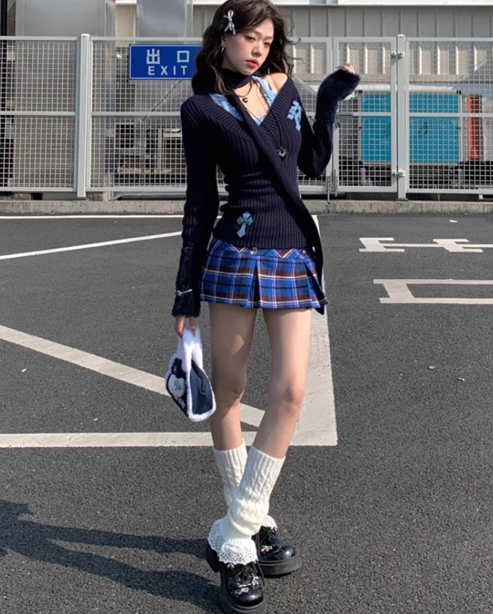 Large size American high street V-neck sweater bottoming sling retro plaid skirt suit R1857