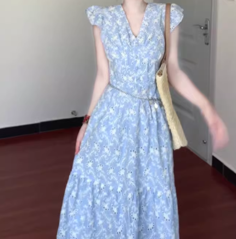 Blue v-neck floral dress with small flying sleeves, beautiful waist A-line beach dress R0781