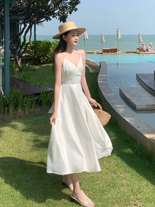 Wearing a celebrity suspender backless dress, slim fairy dress, holiday beach dress R1574