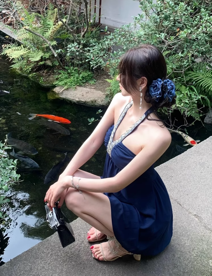 French heavy diamond halter dress 2025 thousand gold feeling slim a-line short skirt R1185