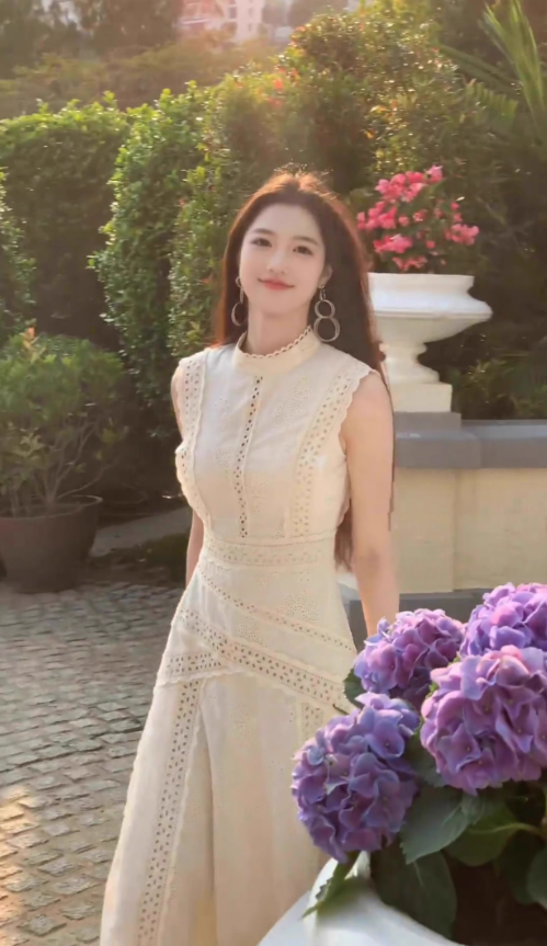 Gentle temperament lace sleeveless vest dress beautiful waist A-line long skirt R0677