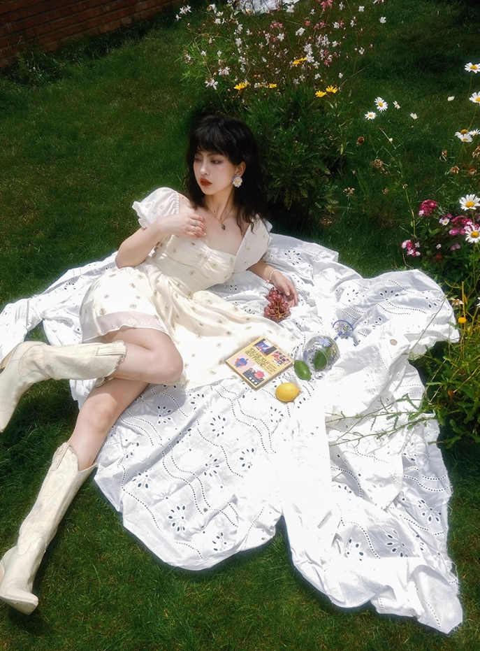 French puff sleeve white floral dress fairy temperament dress vacation R2762