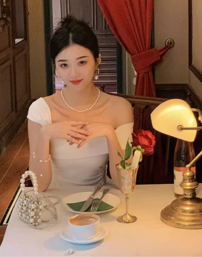 French one-shoulder dress 2025 sexy temperament waist elegant party dress R1488