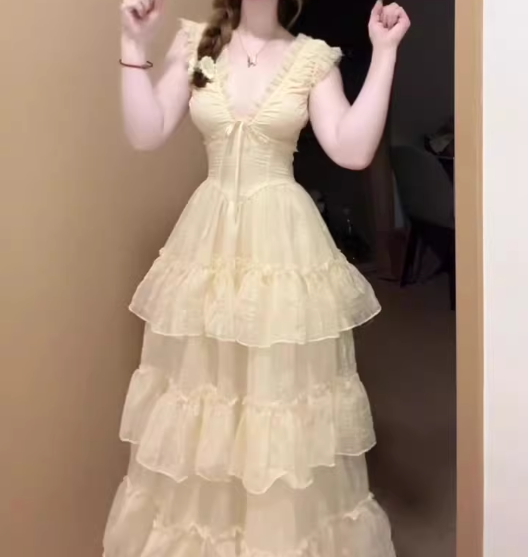 Gentle and sweet style V-neck suspender dress temperament waist beautiful skirt R0710