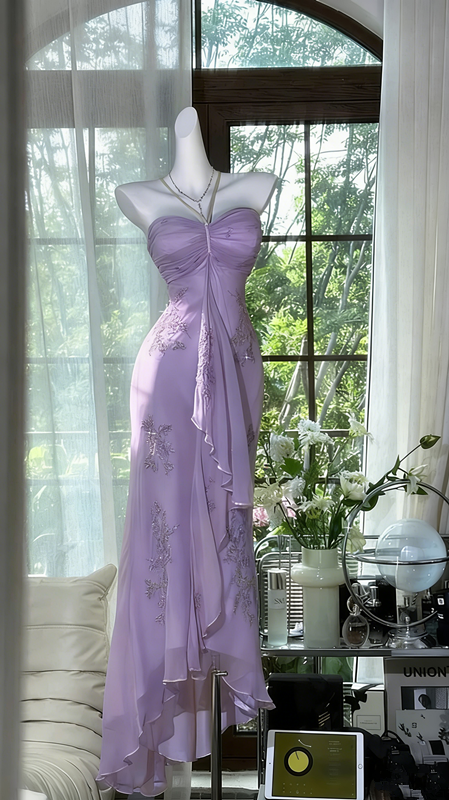 Light green halter neck straps, fitted waist, elegant ball gown R6527