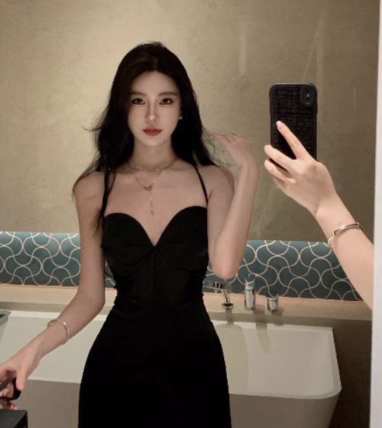 Black halter dress sexy backless V-neck fishtail hip-wrapped holiday long dress R1518