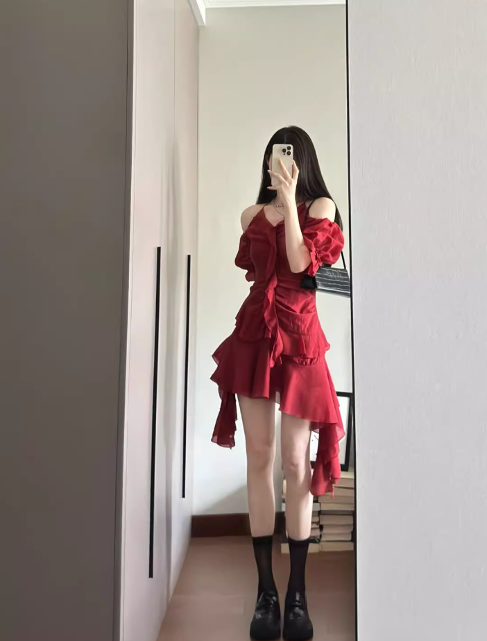 Beautiful skirt temperament advanced red dress niche design irregular skirt halter neck skirt R0413