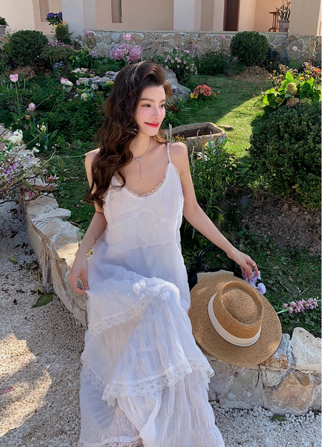 White dress seaside holiday beach dress high-end age-reducing suspender long dress R1700