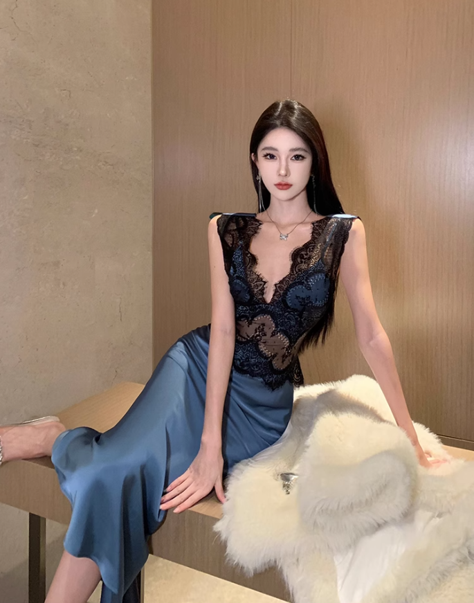 Sexy satin lace deep V-neck dress French sexy evening dress high-end R1619