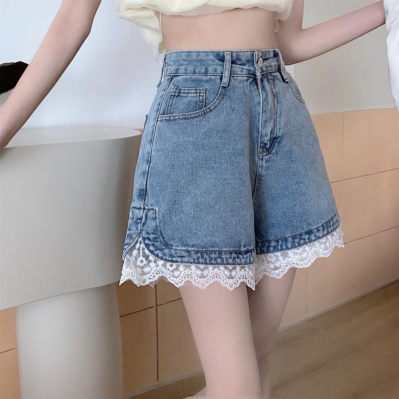 Cute denim shorts     S350