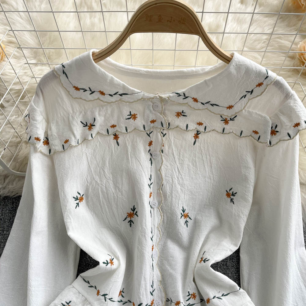 Cute embroidered top     S443