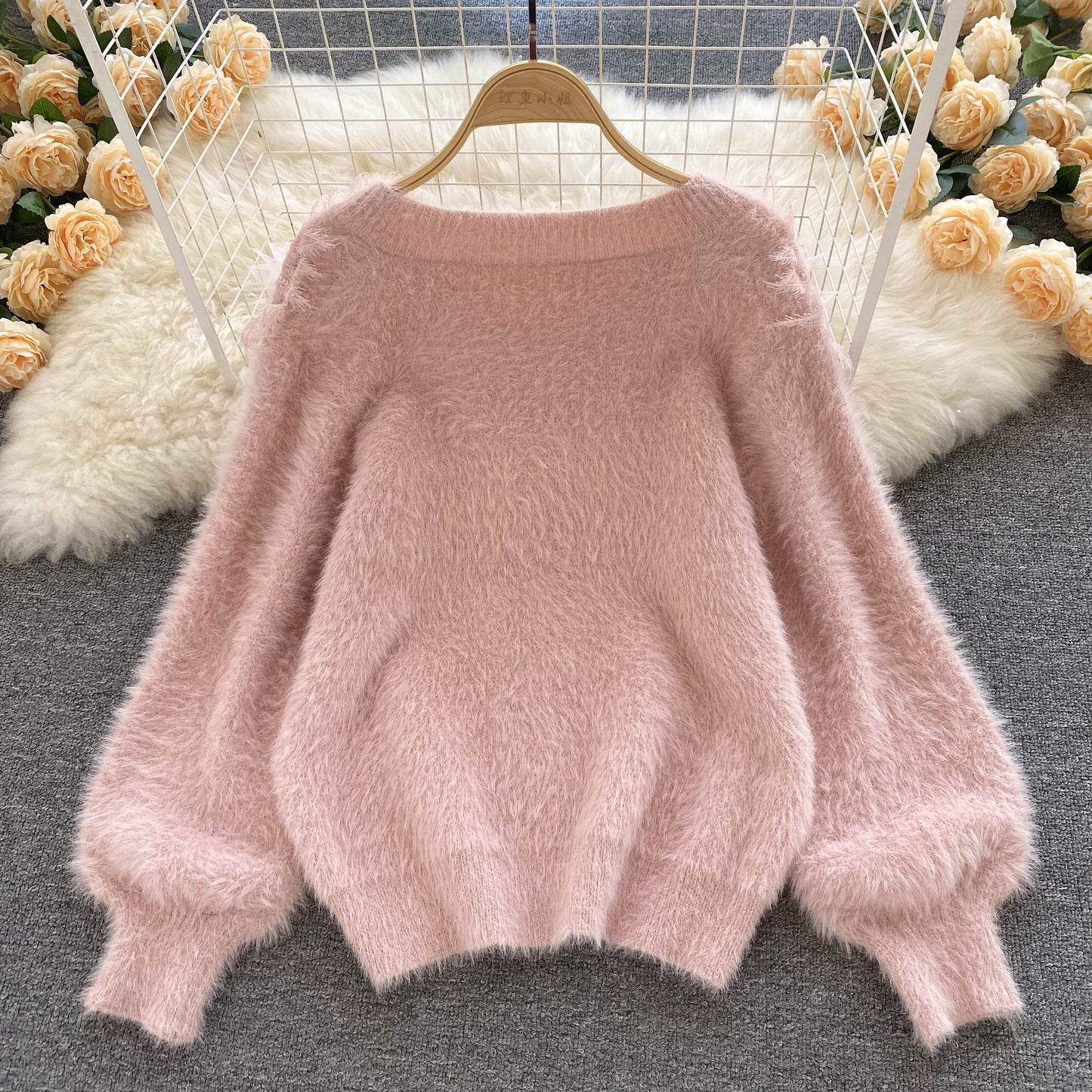 High-end three-dimensional beaded flower V-neck sweater retro knit sweater top    S595