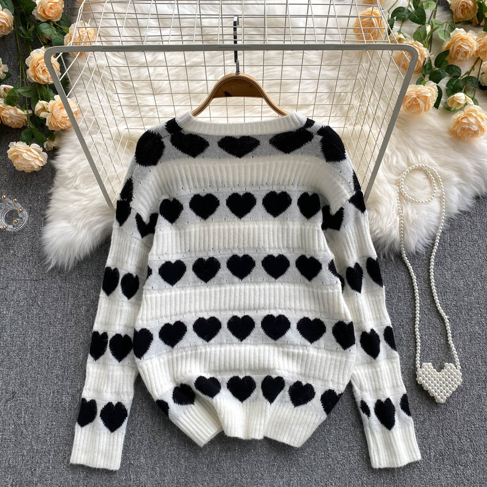 Lovely knitted heart-shaped long-sleeved sweater   S596