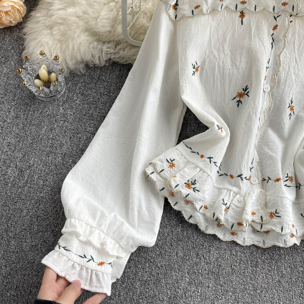 Cute embroidered top     S443